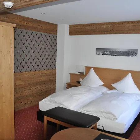 Edelweiss Superior Hotel 3*