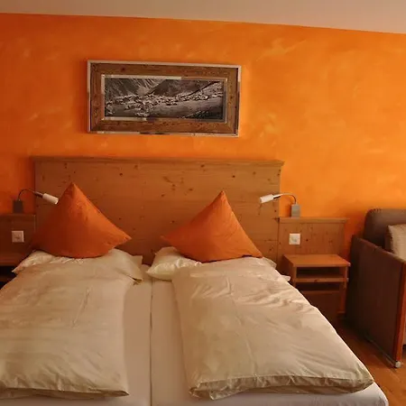 Edelweiss Superior Hotel 3*